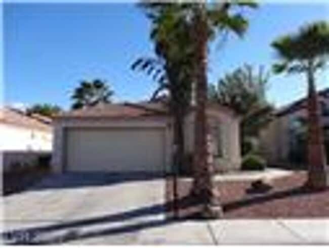 Building Photo - WONDERFUL 3 BEDROOM SINGLE STORY HOME IN T...