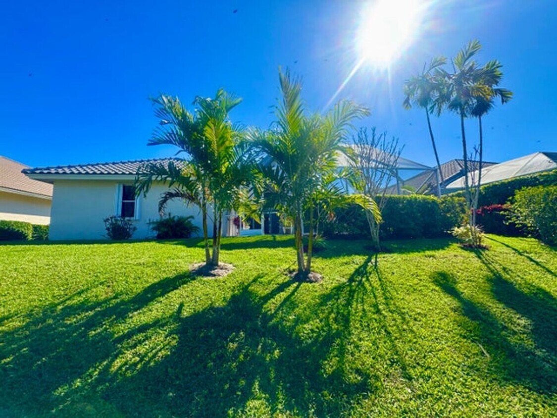 Foto del edificio - 7686 La Corniche Cir