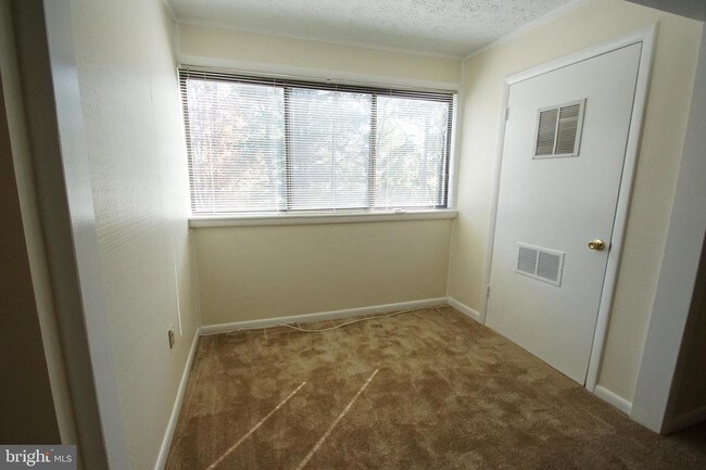 Foto del edificio - 140 Royal Oak Dr