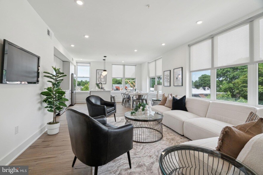 Photo - 139 W Chelten Ave