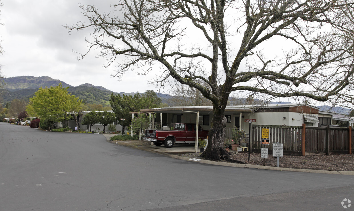 Building Photo - Rancho De Calistoga