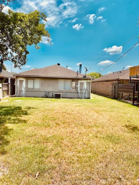 Building Photo - 15030 Alrover St
