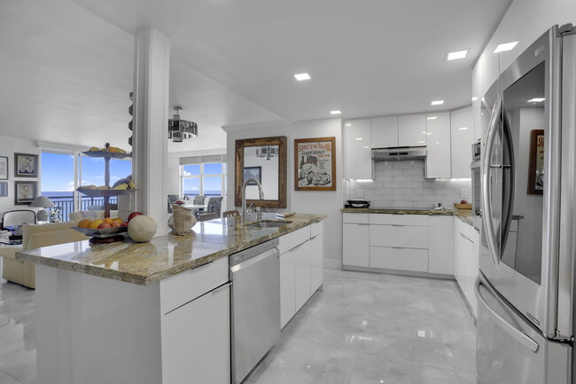 Photo - 1149 Hillsboro Mile Townhome