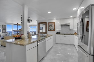 Building Photo - 1149 Hillsboro Mile