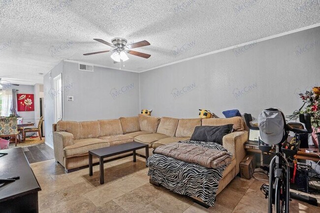 Foto del edificio - 2500 Hollandale Cir