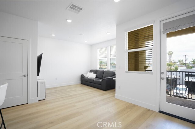 Foto del edificio - 10294 Artesia Blvd