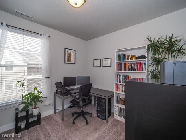 Building Photo - 13222 Dominica Ln