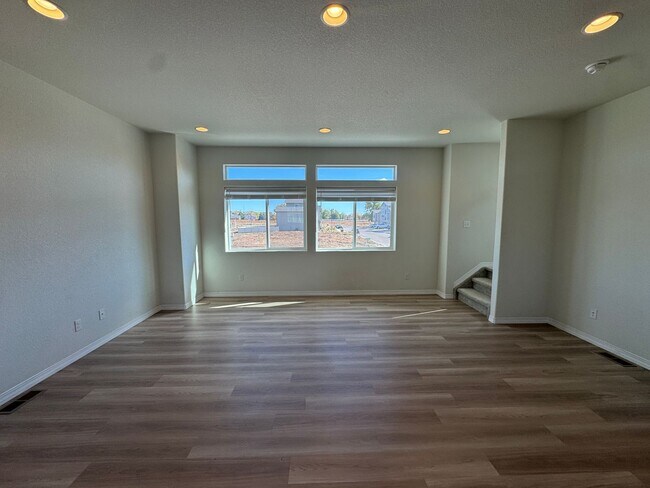 Foto del edificio - Stylish 3-Bedroom Home Near Military Bases, Shopping & More!