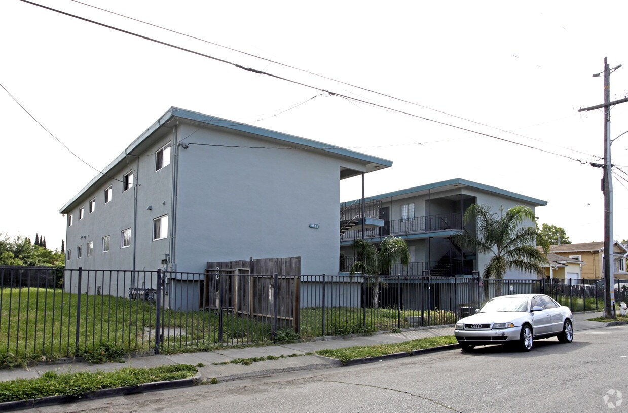 Primary Photo - 9332-9336 E St