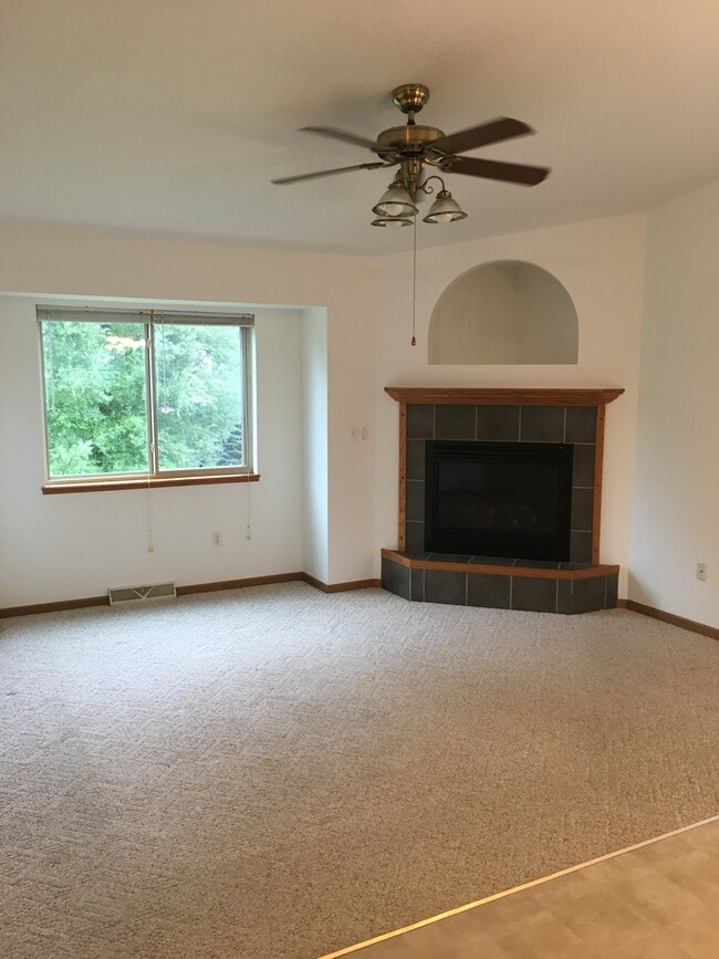 Upstairs Living Room - W6040 Bucklin Rd