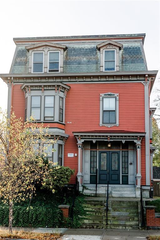 Foto principal - 1570 Westminster St