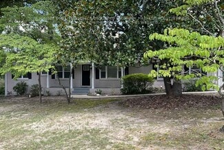 Building Photo - 3330 Scott Dr