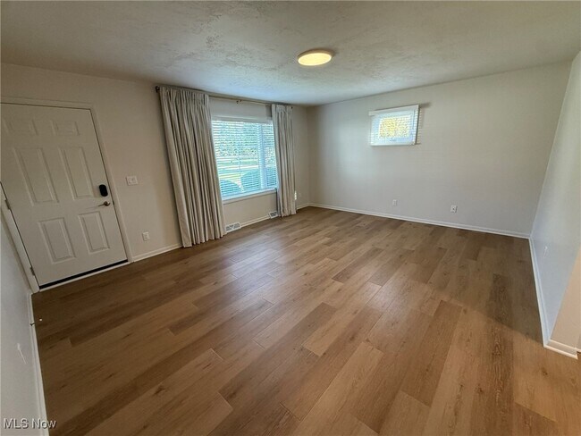 Foto del edificio - 312 Minnich Ave NE