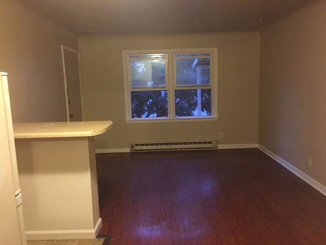 Foto del edificio - COZY 1BD/1BA LOWER SOUTH HILL APARTMENT | A/C | ON-SITE LAUNDRY | PET FRIENDLY | $200 OFF MOVE-IN...