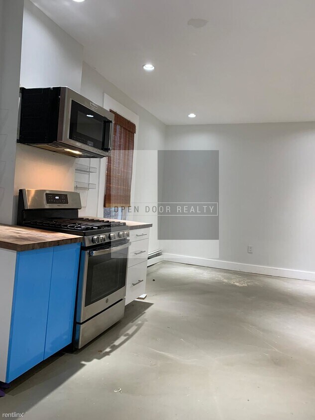 Building Photo - 3 br, 1 bath  - 942 State St