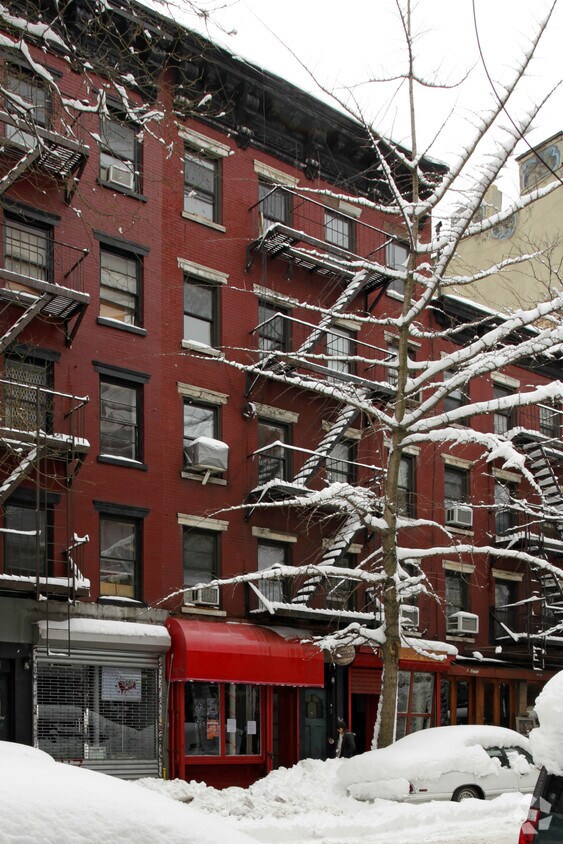 Building Photo - 434 E 9th St
