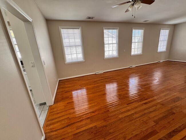 Foto del edificio - Beautiful 3-Bedroom, 3-Bath Home w/Study in Charleston, SC