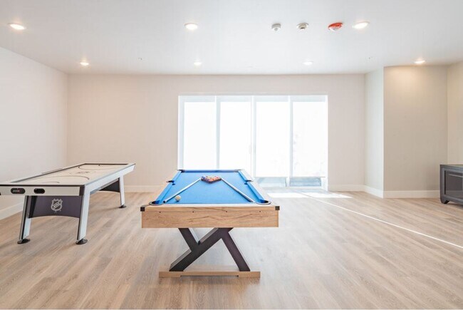 Foto del edificio - Jasmine Luxury Apartments (3672 Jasmine)