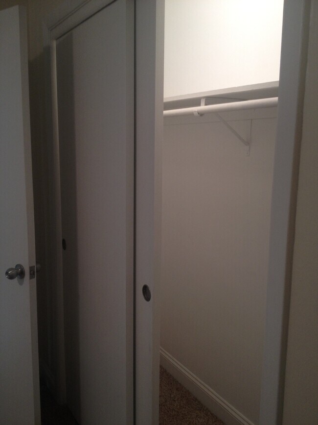 Foto del edificio - 1657 W Farwell Ave