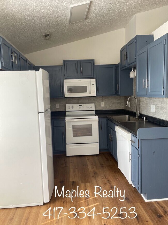 Foto del edificio - 2 bedroom, 1 bathroom apartment in Kirbyville, MO