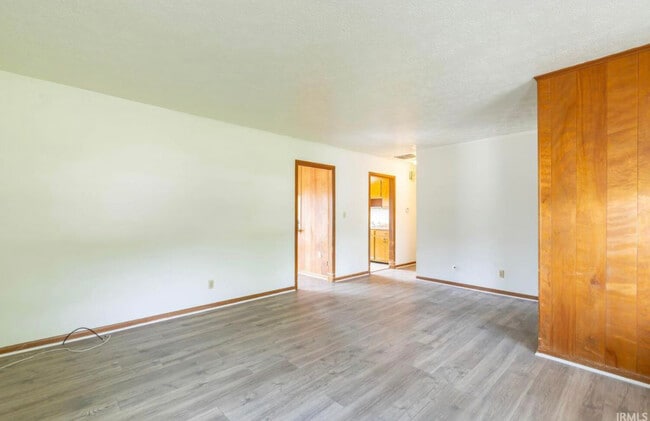 Building Photo - 601 N Smith Rd