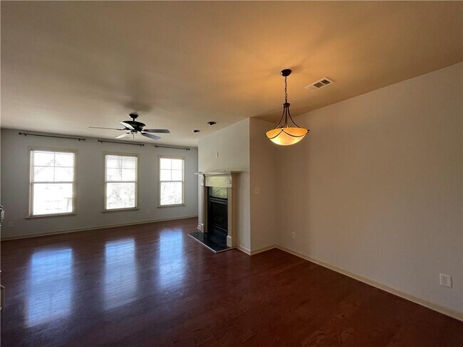 Building Photo - 800 Village Field Ct NW