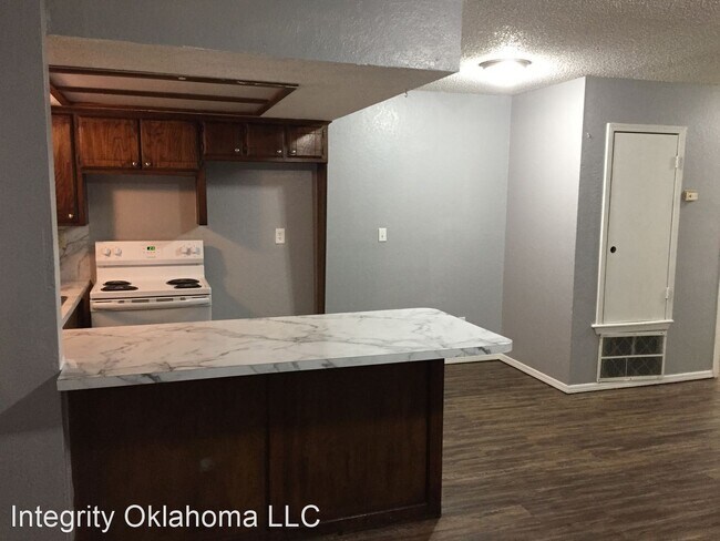 Building Photo - 2 br, 1 bath House - 125 SW 45th St