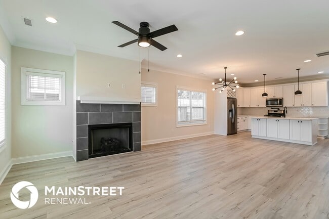 Foto del edificio - 8502 Sharonbrook Dr