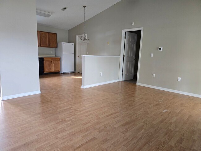 Foto del edificio - 3 bed 2 bath