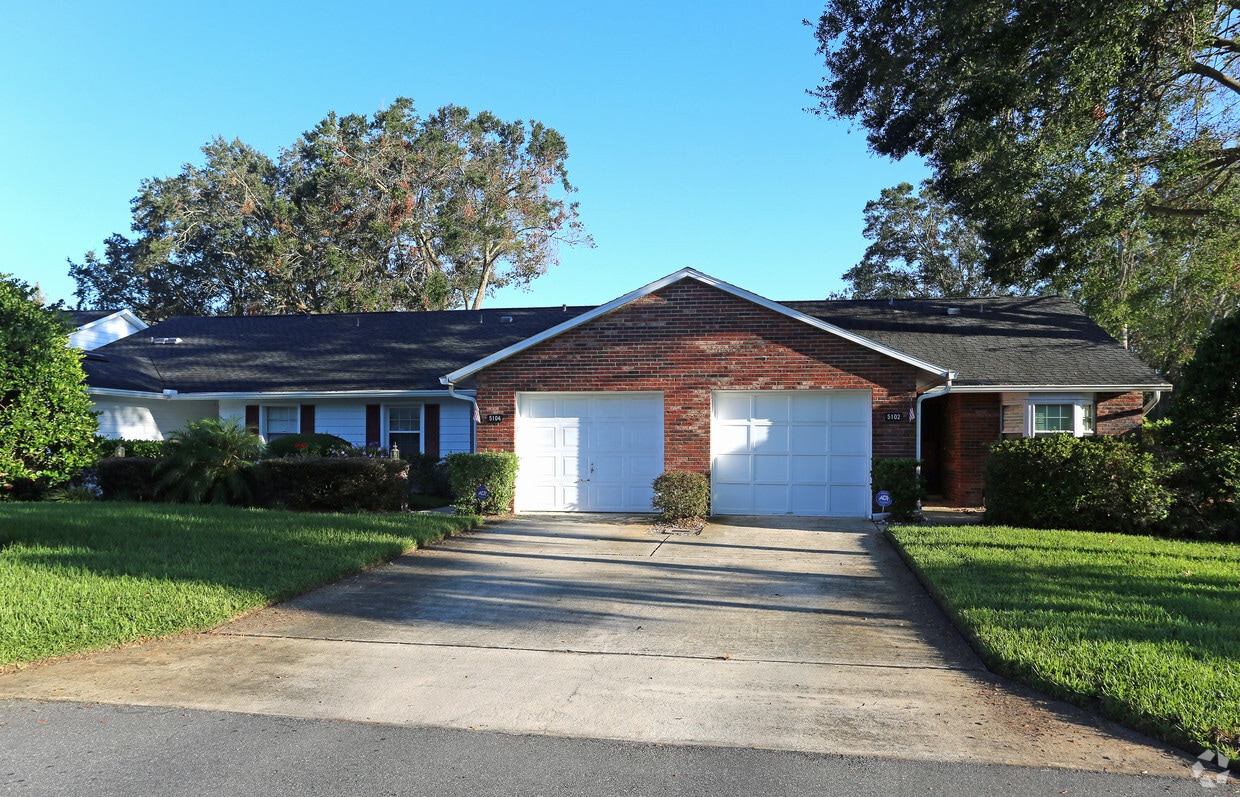 Lazy Oaks Apartments in Winter Park, FL