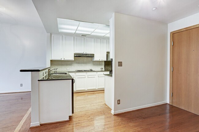 Building Photo - 5110 San Felipe St