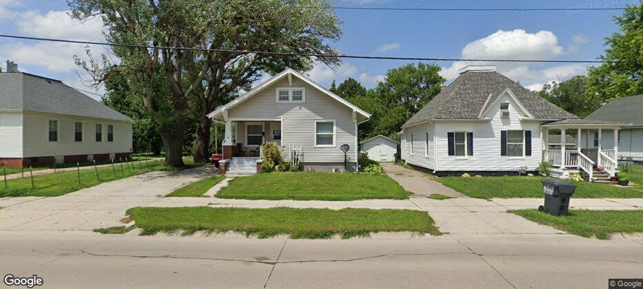 Primary Photo - 206 W Pasewalk Ave