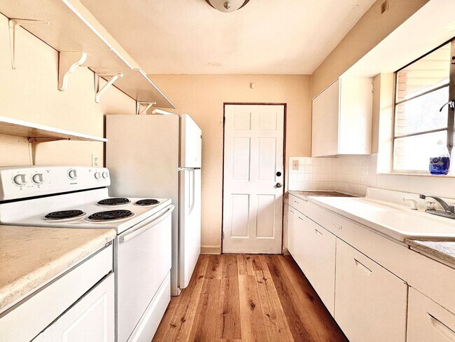 Foto del edificio - 2530 Pleasant St