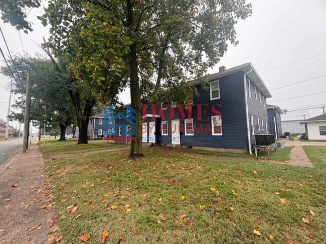 Building Photo - One Bedroom Apartment | Laundry Facility