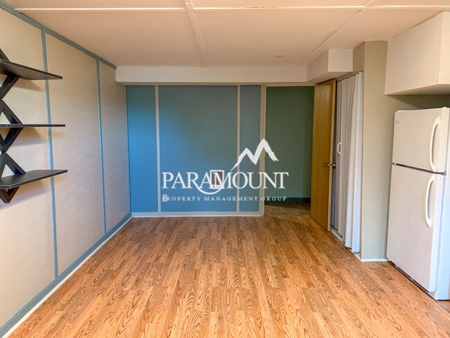 Building Photo - Lower Studio Unit with Garage & Office in ...