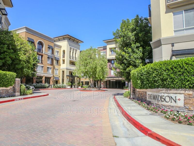 24585 Town Center Dr Unit 5202, Santa Clarita, CA 91355 Condo for