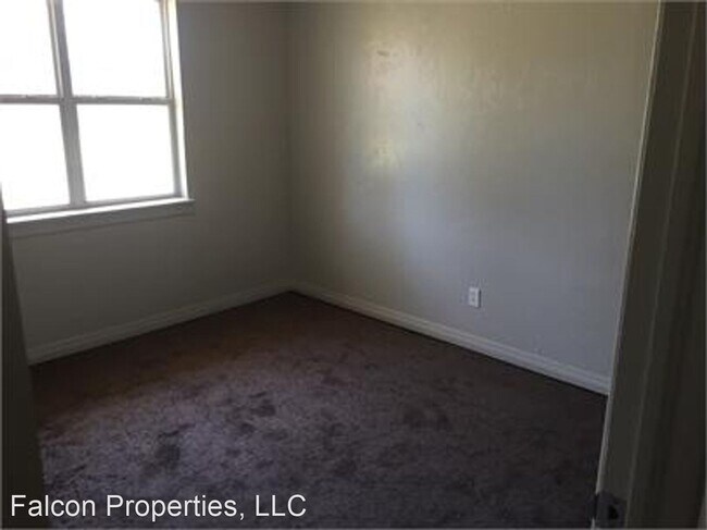 Building Photo - 3 br, 1 bath House - 1232 NE 45th St