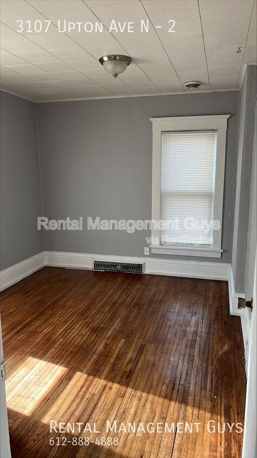 Foto del edificio - 3107 N Upton Ave