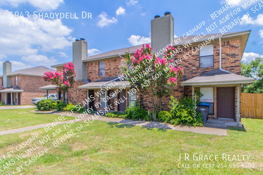 5943 Shadydell Dr, Fort Worth, TX 76135 Room for Rent in Fort Worth