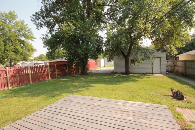 Building Photo - 2 br, 1 bath  - 1807 8th Ave N #2