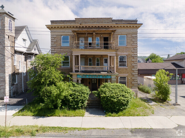 Simple Brick Facade - 212 Court St