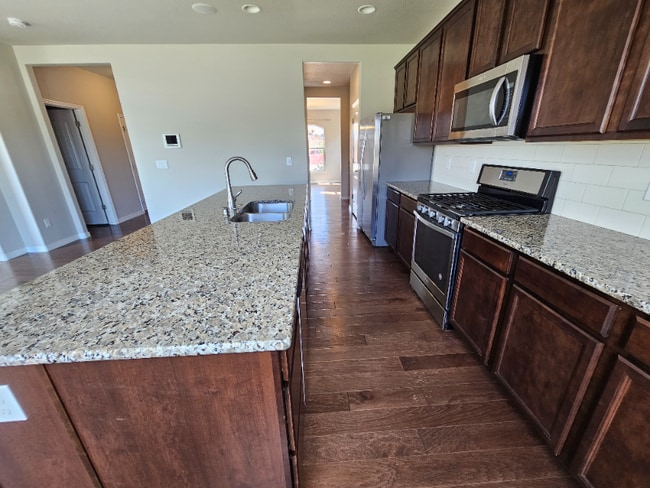 Foto del edificio - 6729 Black Saddle Dr