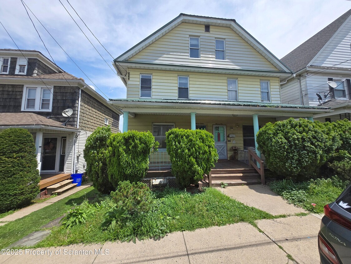 Foto principal - 1112 W Elm St