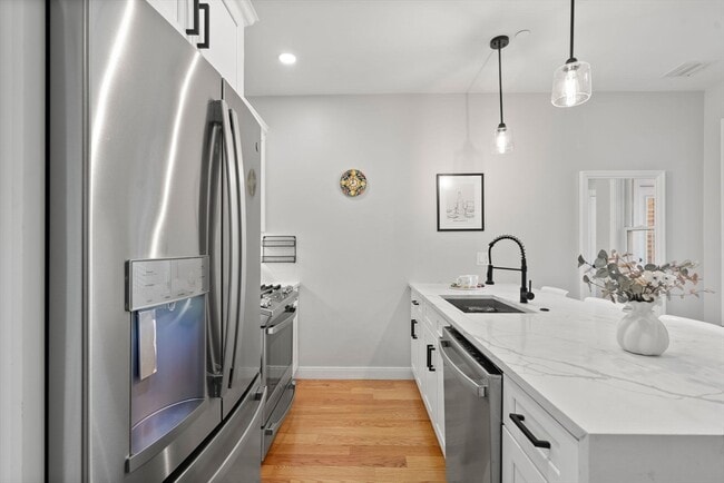 Foto del edificio - 174 W Seventh St