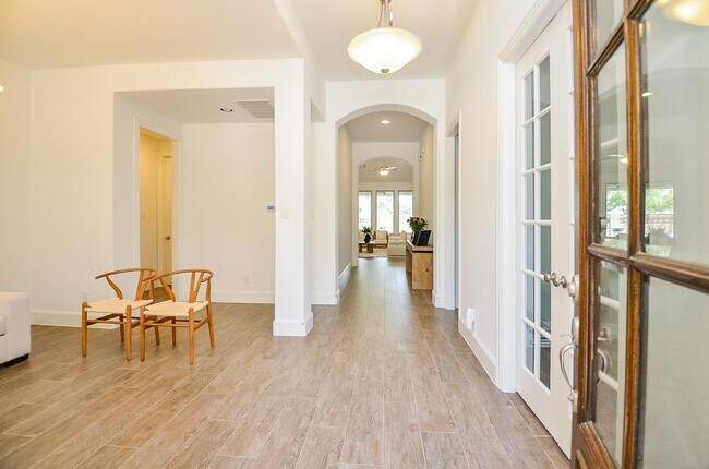 Foto del edificio - 27522 Blackstone Canyon Ln