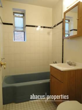 Foto del edificio - 217 E 7th St