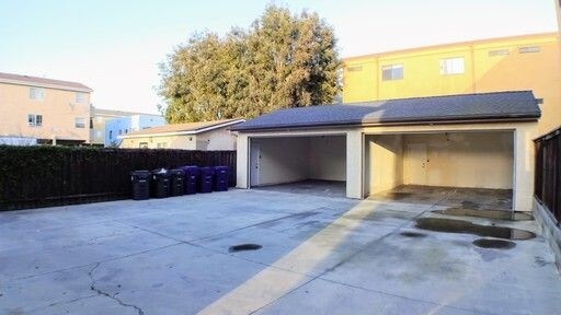 Building Photo - Beautiful 2 Story Townhome with 2 Car Garage