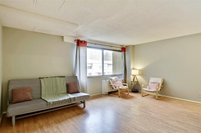 Living Room - 4515 Willard Ave