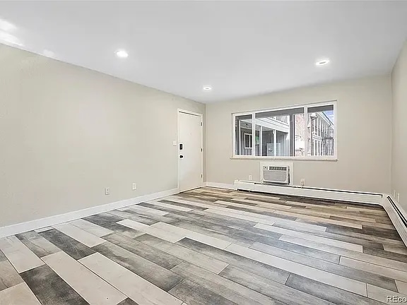 Foto del edificio - 7050 W Cedar Ave