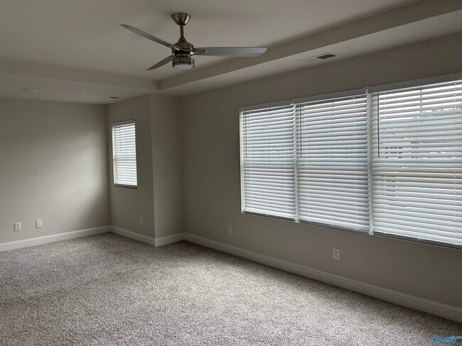 Foto del edificio - 4218 Textile Ln